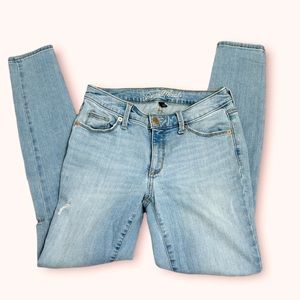 Universal Treads size 2/26R light colored stretchy high waisted skinny legs